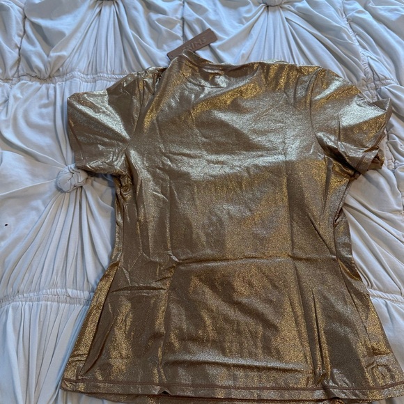 SKIMS Gold Short Sleeve T-Shirt - Picture 4 of 4